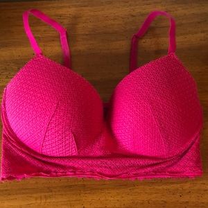 Victoria’s Secret no underwire bra w/ lace back